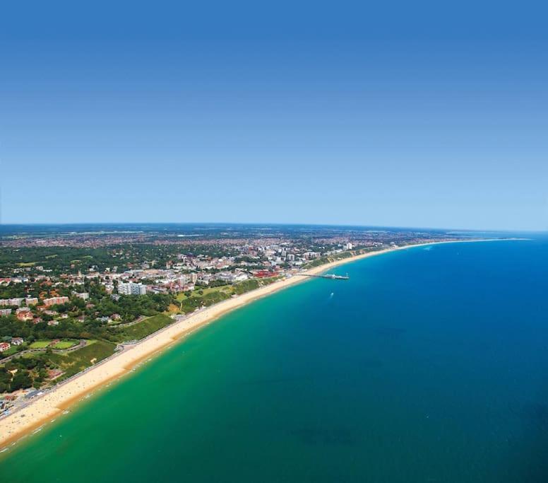 On The Beach Retreat Борнмут Экстерьер фото